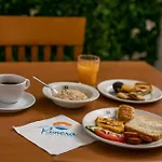 Riviera Hotell 4*