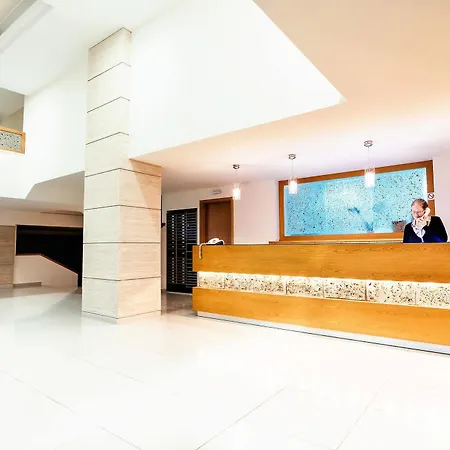 Отель Riviera 4*