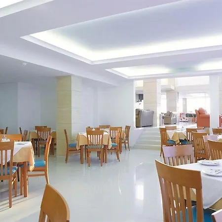 Riviera Hotel 4*