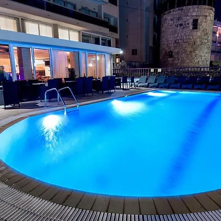 Riviera Hotel 4*