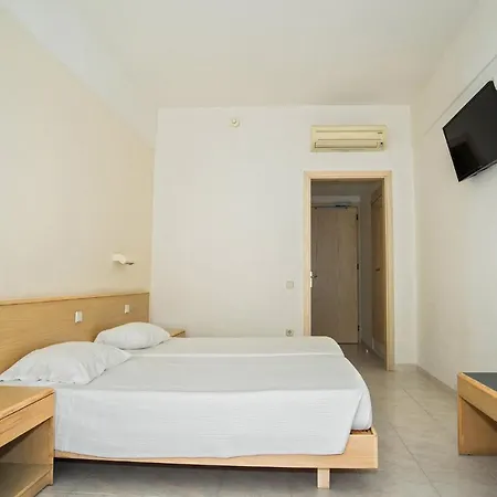 Riviera Hotel 4*