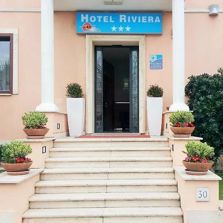 Riviera Hotel 4*
